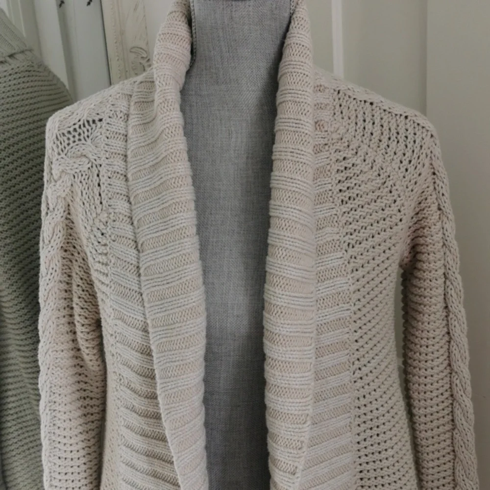 Womens GAP open front vintage chunky knit oatmeal shawl collar cardigan. Size M - Picture 6 of 7